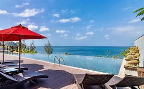 Phi Phi Holiday Resort, Leam Tong Beach